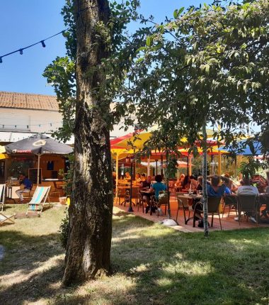Enjoy the country fell of a guinguette
