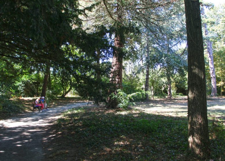 Aire de pique-nique du parc du Château des Cloîtres