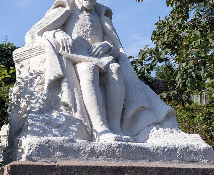 Statue de Joachim du Bellay