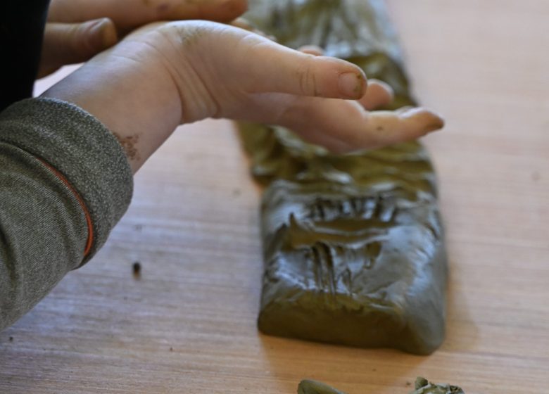 POTERIE | Atelier sensoriel 2-5 ans “Le chemin d’argile”