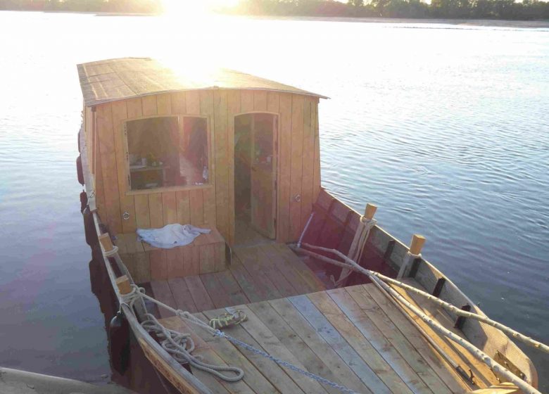 BATEAU HABITABLE DE LOIRE ANGUILLE SOUS ROCHE