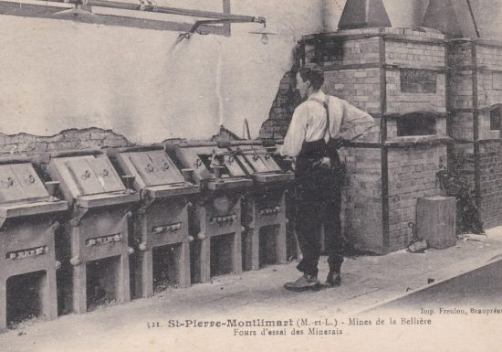 Du filon de quartz au lingot d’or, une longue et bruyante transformation…