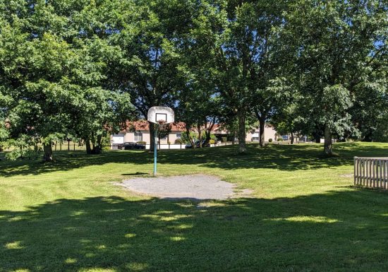 Aire de pique-nique Le Bordage à Saint-Pierre-Montlimart