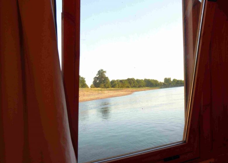 Croisière sur la Loire à bord du bateau habitable “Anguille sous Roche”