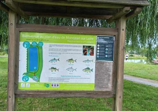 Aire de pique-nique à l’étang Tout lui faut