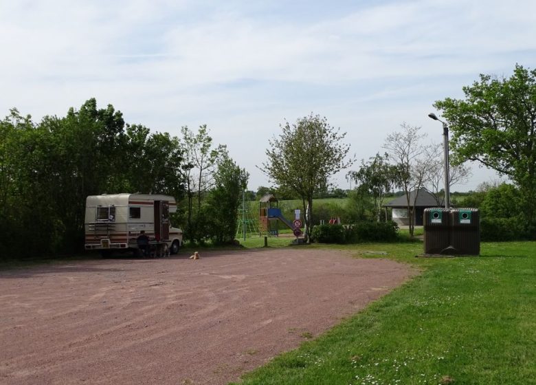 Aire de service camping-car à Chanzeaux