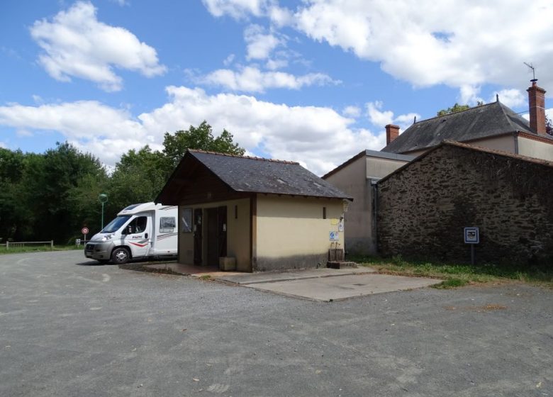 AIRE DE SERVICE CAMPING CAR VALANJOU