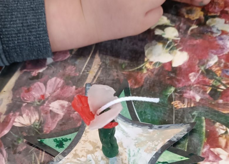 Petit apprenti cirier au Musée des métiers