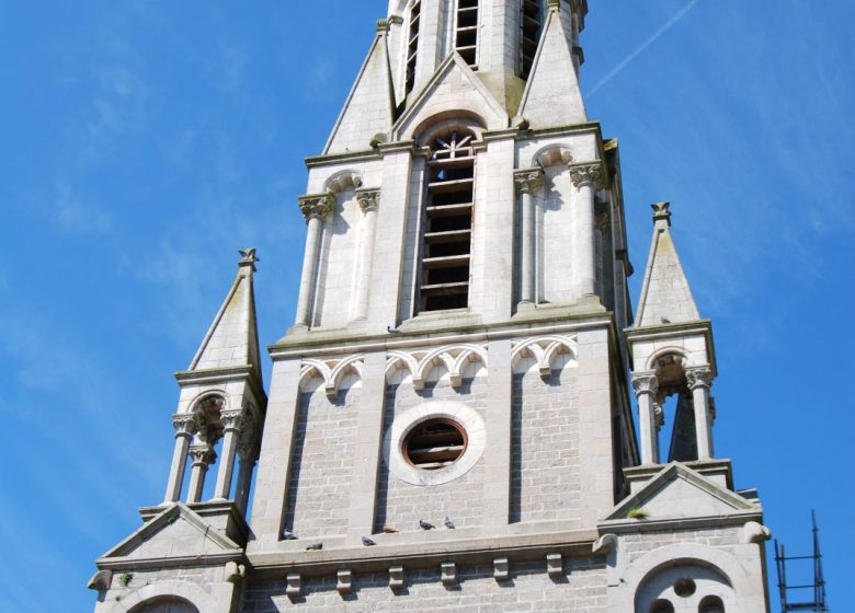 CROIX DE LA HUNAUDIÈRE AU DÉPART DE TOURLANDRY