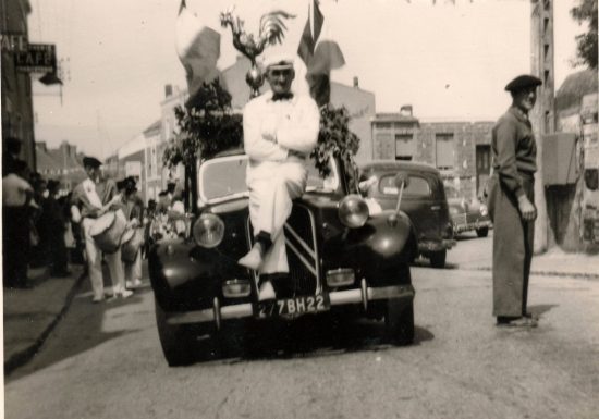 La place de l’église de St Laurent-de-la-Plaine