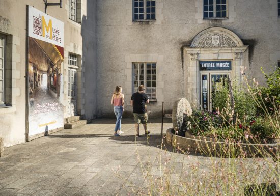 Balade historique à St Laurent de la Plaine