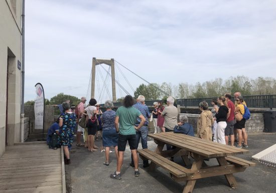 Visite guidée “La vie au bord du fleuve à Saint-Florent-le-Vieil” avec Hélène, La Clef des Sables