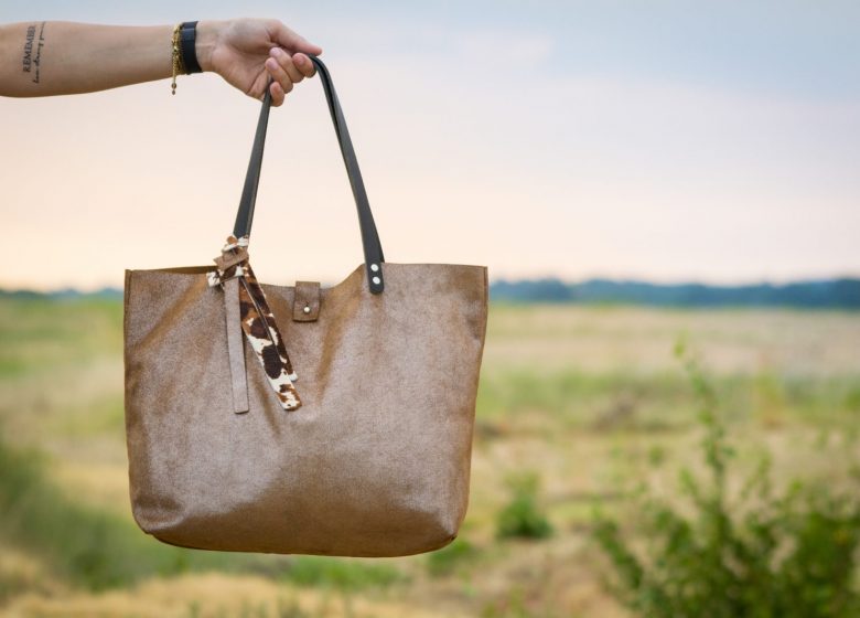 Atelier Maroline : fabrication d’un sac en cuir artisanal