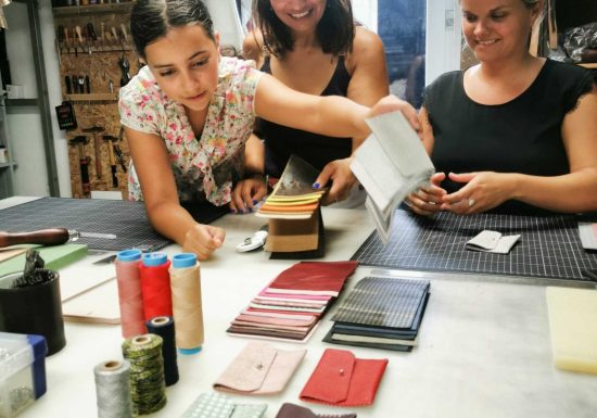 Atelier Maroline : fabrication d’un accessoire en cuir – Duo adulte – enfant