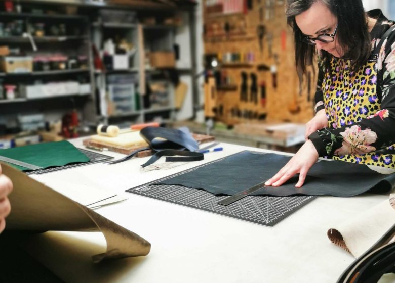 Atelier cuir Maroline : Fabrication d’un sac artisanal