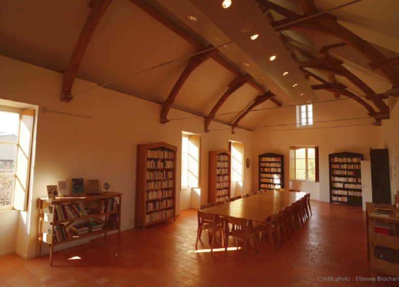 SALLE DE SÉMINAIRE À LA MAISON JULIEN GRACQ