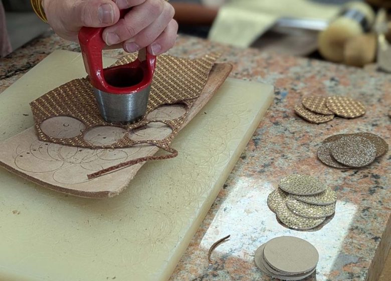 Atelier cuir : couronne de fleurs, solo ou duo adulte-enfant