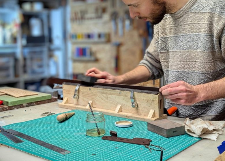 Atelier Maroline : Fabrication d’une ceinture artisanale en cuir
