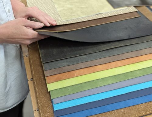 Atelier Maroline : fabrication d’une ceinture artisanale en cuir ou d’un sac banane en cuir