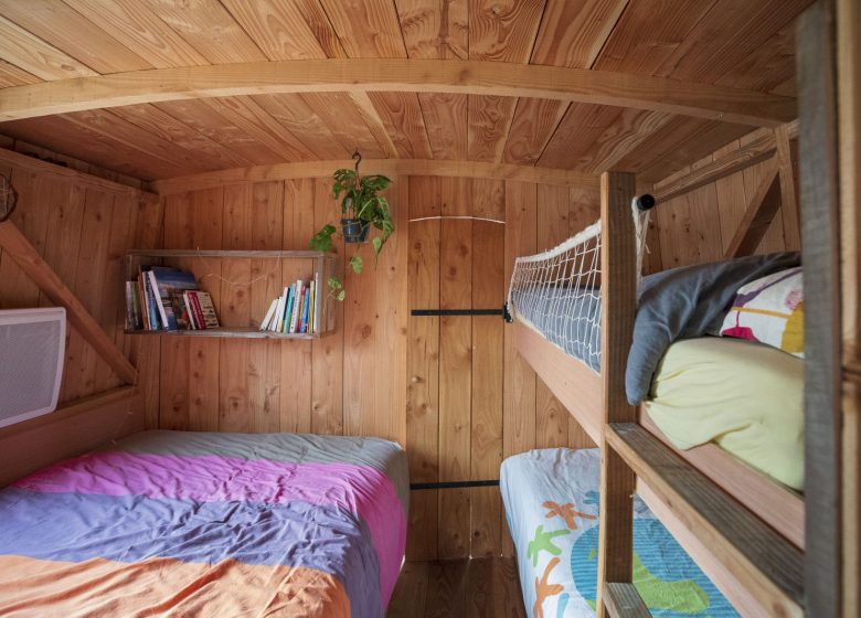 CROISIÈRE SUR LA LOIRE BATEAU HABITABLE ANGUILLE SOUS ROCHE