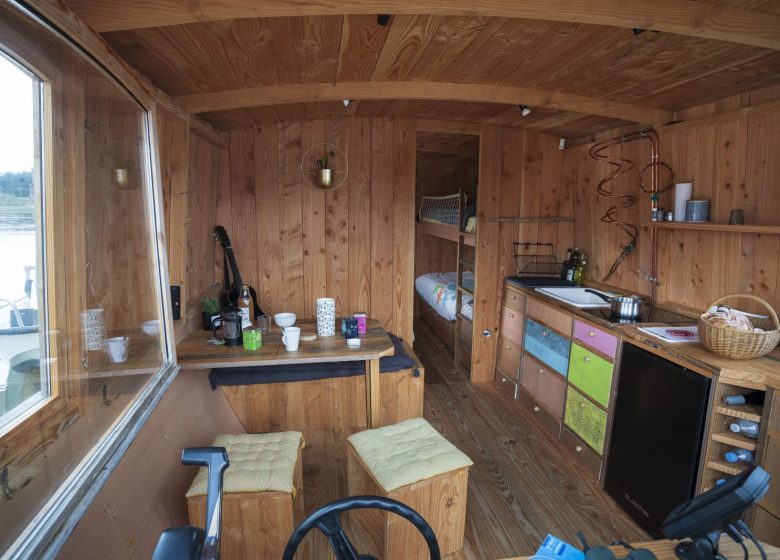 Escapade en famille sur une toue cabanée de Loire