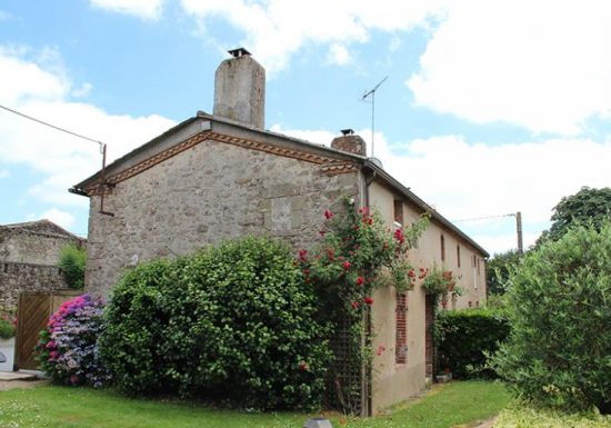 Gîte de la Roullière – Camélia
