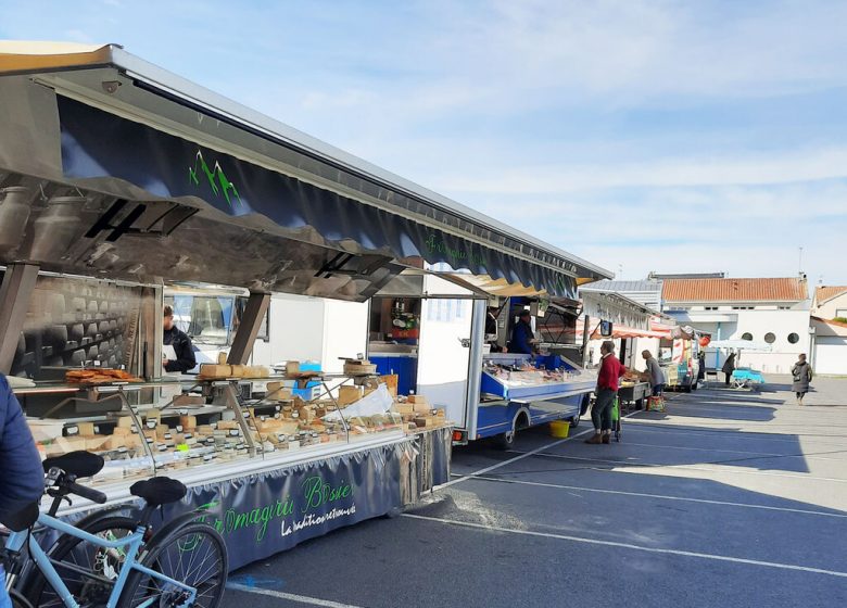 Marché hebdomadaire à Saint-Macaire-en-Mauges