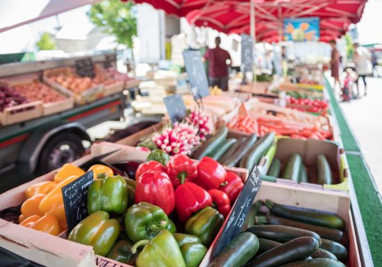 Marché hebdomadaire à La Pommeraye (face à l’église)