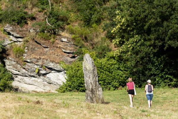 Le Menhir de Bréau - La Pierre qui Tourne