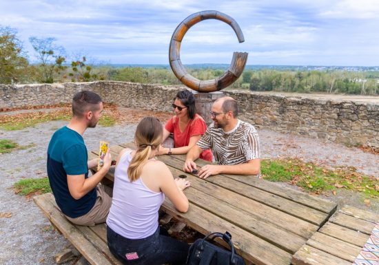 Aire de pique-nique Esplanade du Mont Glonne