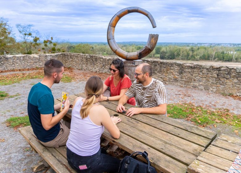 Aire de pique-nique Esplanade du Mont Glonne