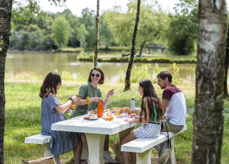 Aire de pique-nique Etang des Bruyères au Fuilet