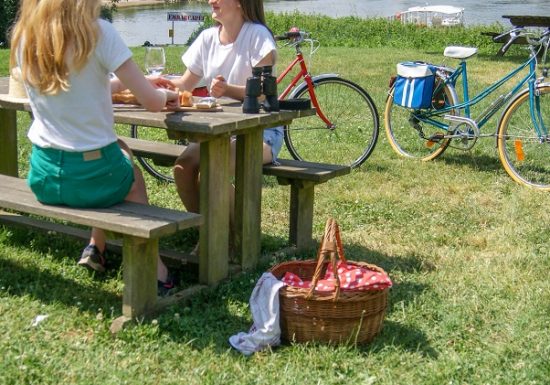 Aire de pique-nique et arrêt vélo – Le Cul du Moulin