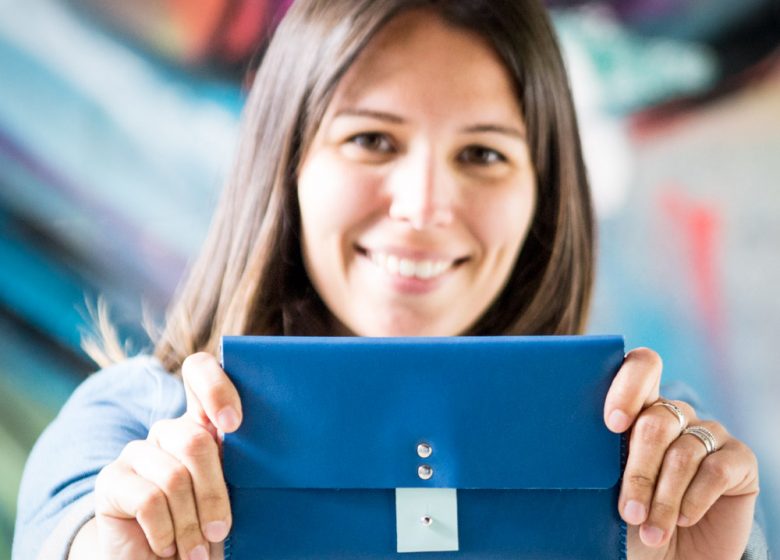 Atelier Maroline : Fabrication d’une pochette en cuir