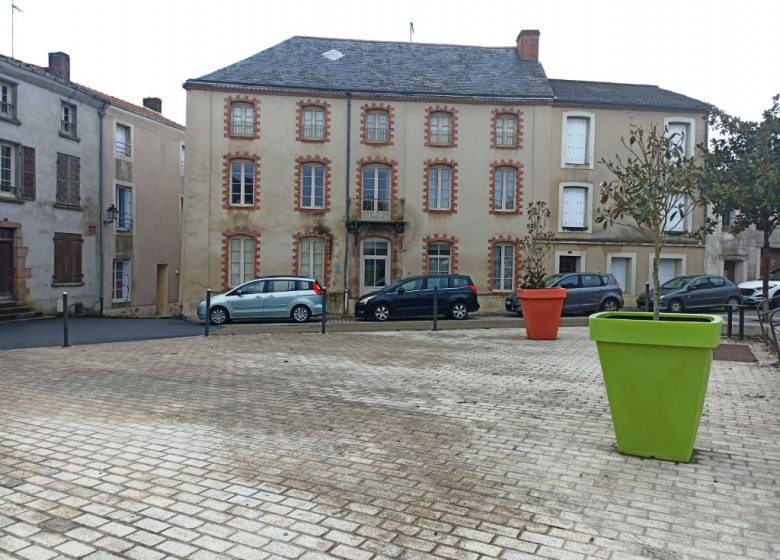 Panneau Patrimoine Vallée de l’Evre: Centre Historique de Beaupréau