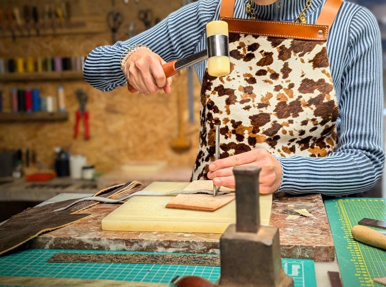 Atelier Maroline : Fabrication d’un sac en cuir artisanal