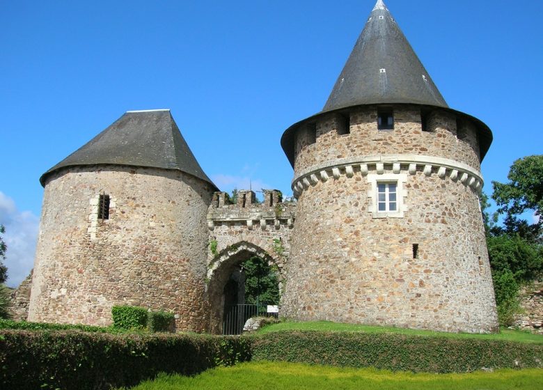 Tours d’entrée de la Citadelle de Champtoceaux